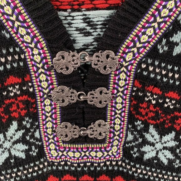 Denim 24/7 Black and Red Patterned Sweater - Picture 3 of 8
